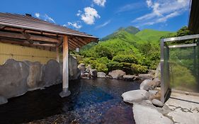 由布院温泉　ゆふいん　七色の風
